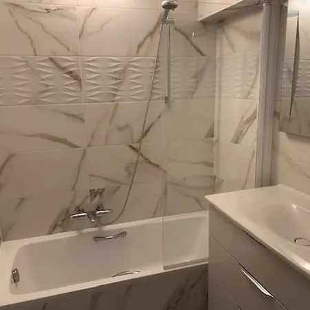 Sharp-vacations Wenduine