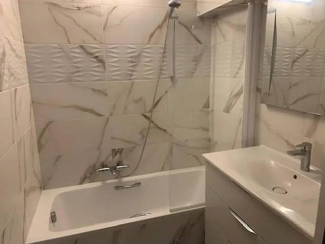 Sharp-vacations Вендуйне